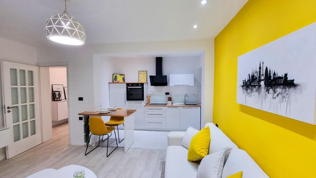 'The Yellow' Condo Μπεράτ Εξωτερικό φωτογραφία